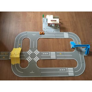タカラトミー(Takara Tomy)の【ニャンコスキー様専用】トミカタウン　ガソリンスタンド＆道路(ミニカー)