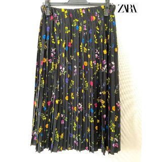 ザラ(ZARA)の【最終お値下げ】ZARA ザラ 花柄 プリーツ スカート(ロングスカート)