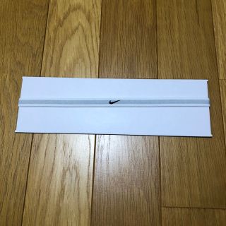 ナイキ(NIKE)のNIKE スウッシュ スポーツ ヘッドバンド ホワイト(その他)