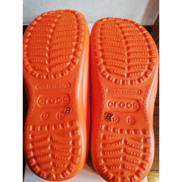 crocs(クロックス)の最終値下げ！新品！！クロックス レディースの靴/シューズ(サンダル)の商品写真