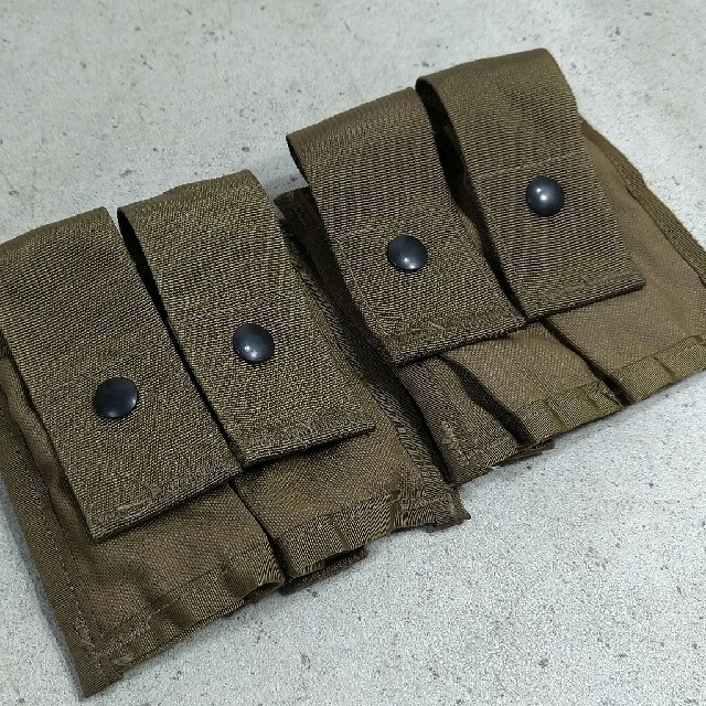 MOLLEⅡ 40MMダブルグレネードポーチ 米軍放出品 エンタメ/ホビーのミリタリー(その他)の商品写真