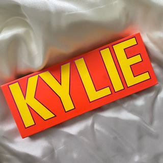 カイリーコスメティックス(Kylie Cosmetics)のKYLIE コスメ 夏限定 アイシャドーパレット (アイシャドウ)
