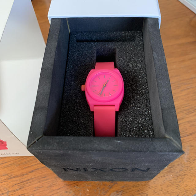 NIXON(ニクソン)のNixon 時計　ピンク レディースのファッション小物(腕時計)の商品写真