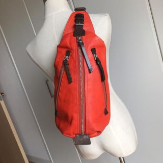 コーチ(COACH)のコーチ ＣOACHトンプソンレザースリングバッグ 70360 オレンジ 中古(ボディーバッグ)