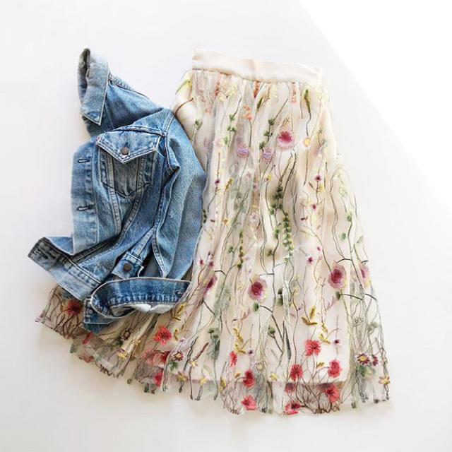 大人気 即完売 新品 miscela ミシェラ チュールスカート アイボリー レディースのスカート(ひざ丈スカート)の商品写真