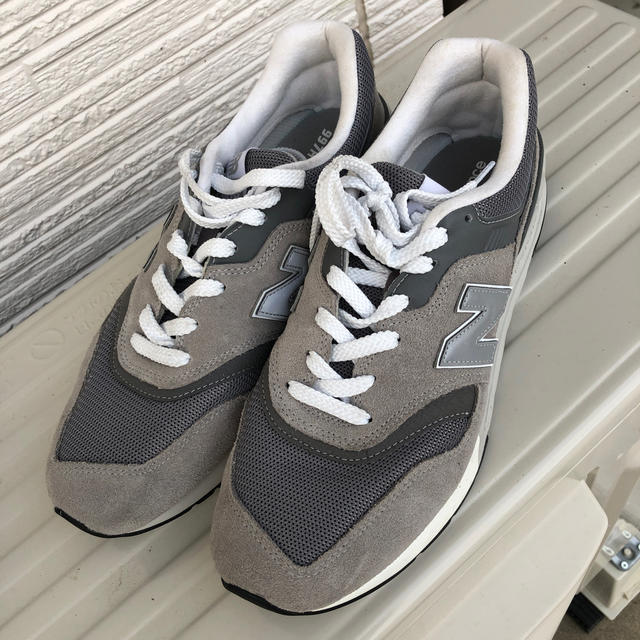 New Balance(ニューバランス)のニューバランス　997h グレー　27.5 美品 メンズの靴/シューズ(スニーカー)の商品写真