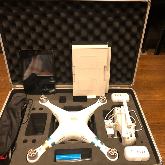 DJI ファントム3 pro プロフェッショナル 早い者勝ち！