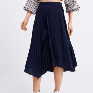 ザラ(ZARA)のザラ　コントラストプリーツスカート ネイビー　美品(ひざ丈スカート)