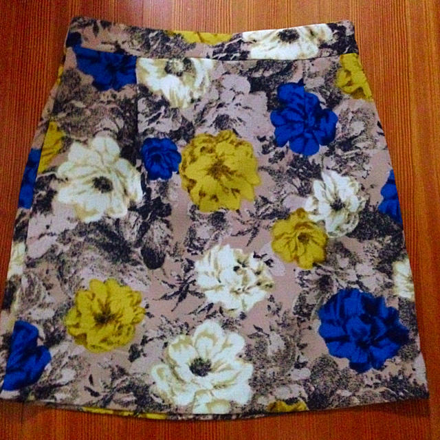 NATURAL BEAUTY BASIC(ナチュラルビューティーベーシック)のNBB ＊ 花柄スカート レディースのスカート(ミニスカート)の商品写真