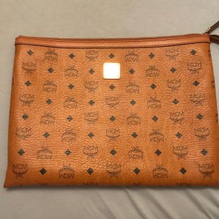 MCM - MCM クラッチバッグの通販 by りぃ's shop｜エムシーエム ...