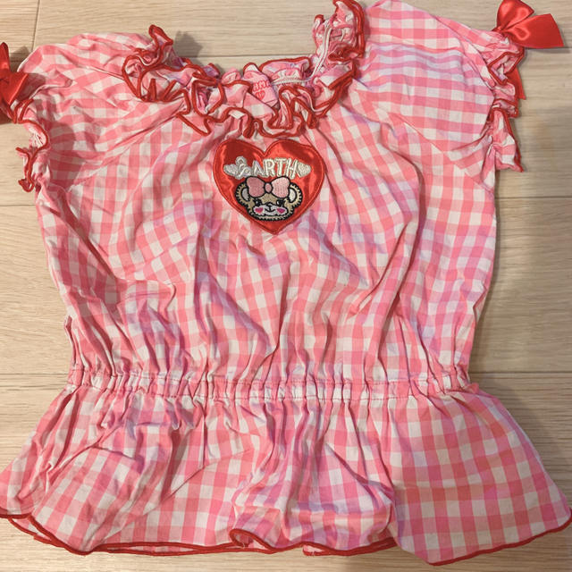 EARTHMAGIC(アースマジック)のアースマジック　トップス　110 キッズ/ベビー/マタニティのキッズ服女の子用(90cm~)(Tシャツ/カットソー)の商品写真