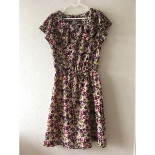 美品　LaTOTALITE花柄ワンピース(ひざ丈ワンピース)