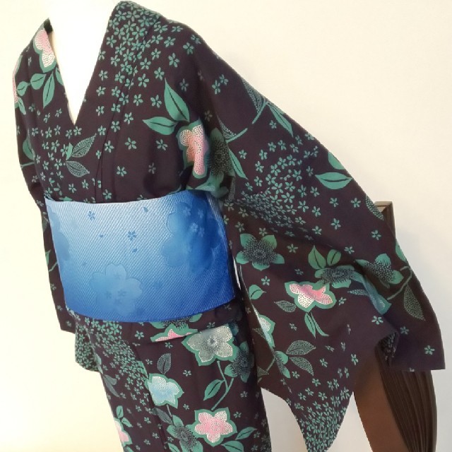 大人の浴衣 紺 緑 グリーン モダン花柄 染め の通販 By Chari S Shop ラクマ 大人の浴衣 紺 緑 グリーン モダン花柄 染め の通販 By Chari S Shop ラクマ
