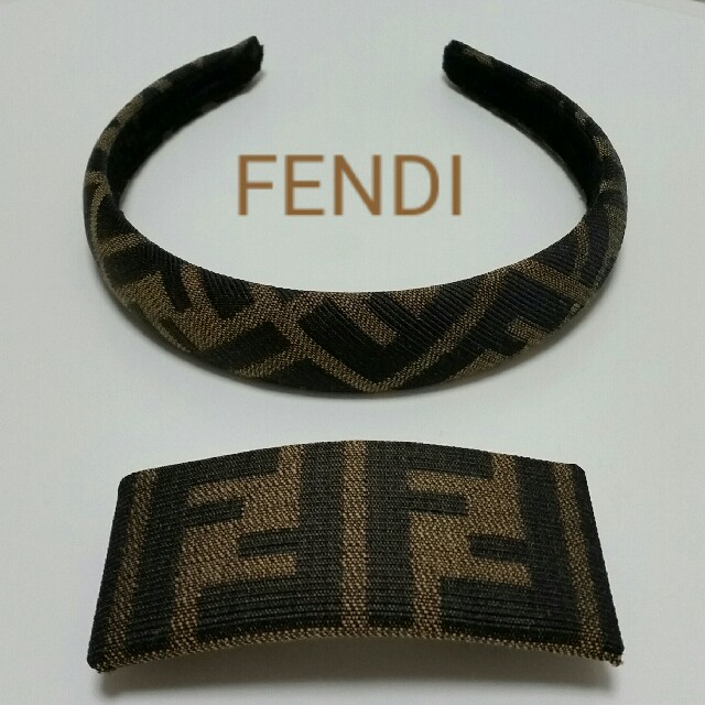 FENDI(フェンディ)のFENDI　ズッカ柄 カチューシャ＆バレッター レディースのヘアアクセサリー(カチューシャ)の商品写真