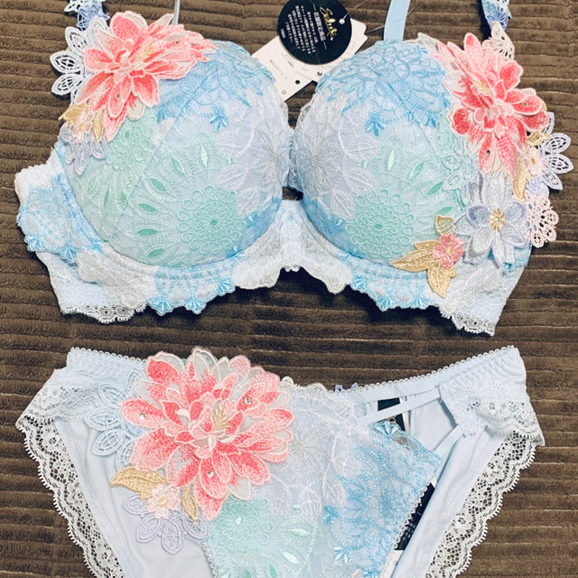 お値下げ可能❤️サルート♡ワコール 08グループ 店舗限定 中国音楽 牡丹-