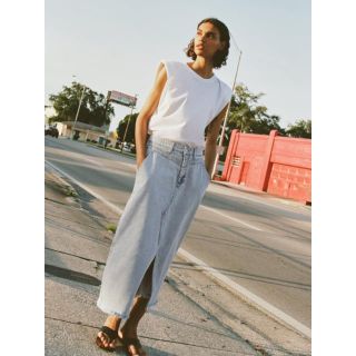 ザラ(ZARA)のZARA ミディ丈 デニムスカート ザラ 新作 完売(ロングスカート)