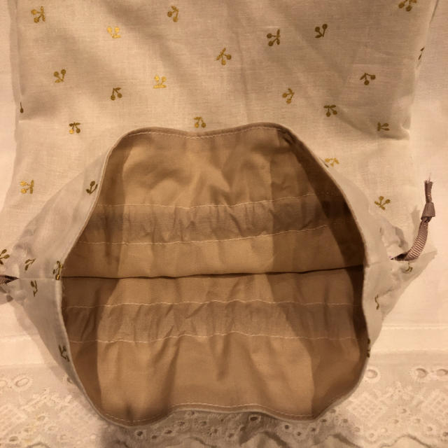 Bonpoint(ボンポワン)のゴールドチェリー柄巾着　ハンドメイド ハンドメイドのファッション小物(ポーチ)の商品写真