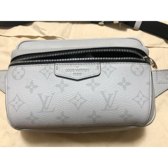 ください LOUIS VUITTON - ルイヴィトン ボディバッグ バムバック アウトドア M30247 タイガラマの ・アウトド