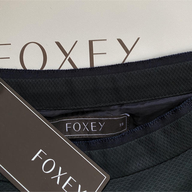 FOXEY(フォクシー)の紙タグあり✨FOXEYフラワーシャワースカート38 レディースのスカート(ひざ丈スカート)の商品写真