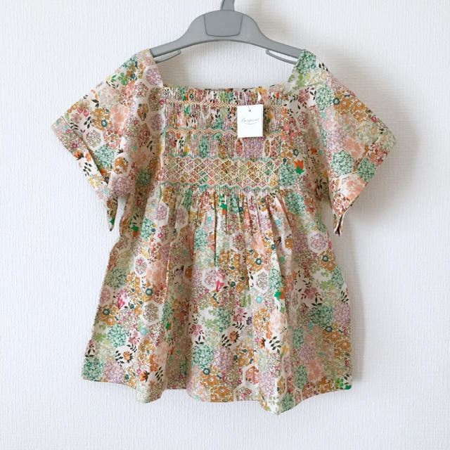 Bonpoint(ボンポワン)の新品未使用  Bonpoint  ブラウス  8A  PAYS キッズ/ベビー/マタニティのキッズ服女の子用(90cm~)(ブラウス)の商品写真