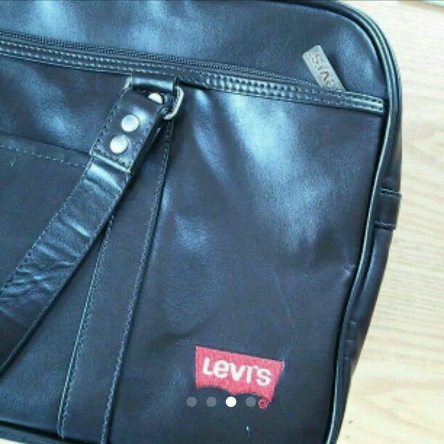 Levi's(リーバイス)のLevi's ☆ ブラウン ショルダー メンズのバッグ(ショルダーバッグ)の商品写真