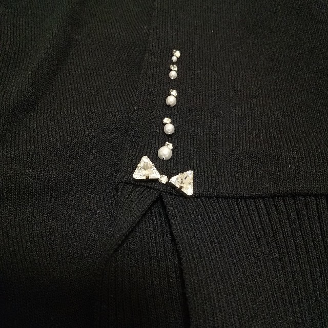 ルネ❇️Rene❇️美品 スワロフスキー付きVネックカーディガン 黒34