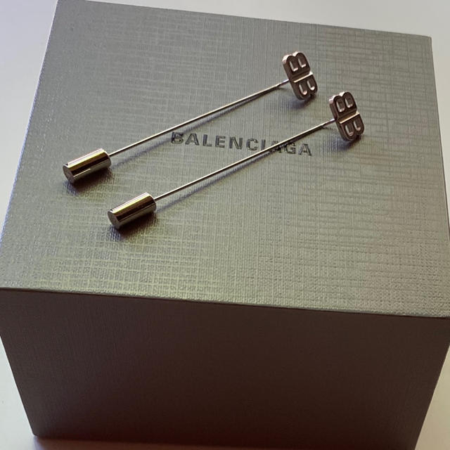 Balenciaga(バレンシアガ)のbalenciaga バレンシアガ　ピアス　イヤリング レディースのアクセサリー(ピアス)の商品写真