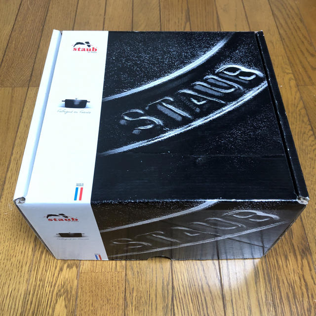 STAUB(ストウブ)の★新品★STAUB ファミリー ライス ココット ホワイト 20cm ストウブ インテリア/住まい/日用品のキッチン/食器(調理道具/製菓道具)の商品写真