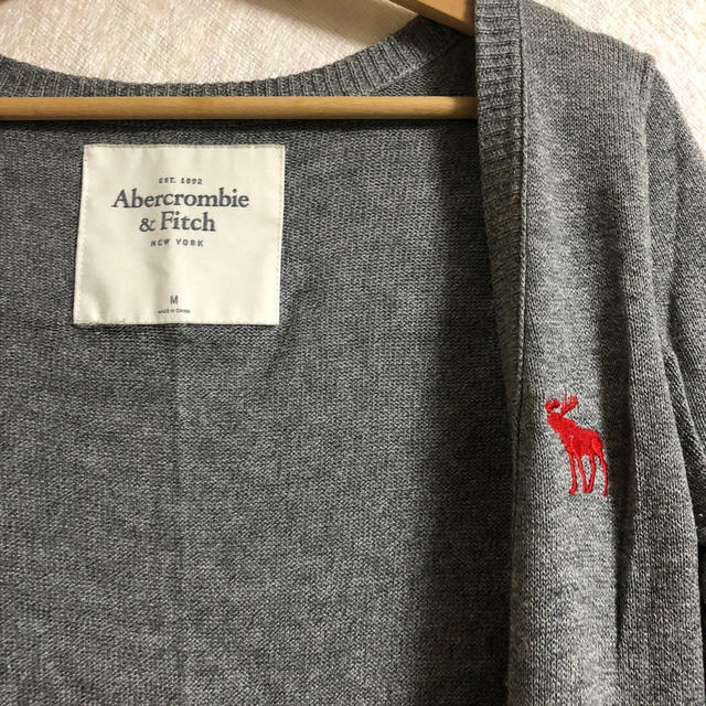 Abercrombie&Fitch(アバクロンビーアンドフィッチ)のアバクロ　カーディガン レディースのトップス(カーディガン)の商品写真