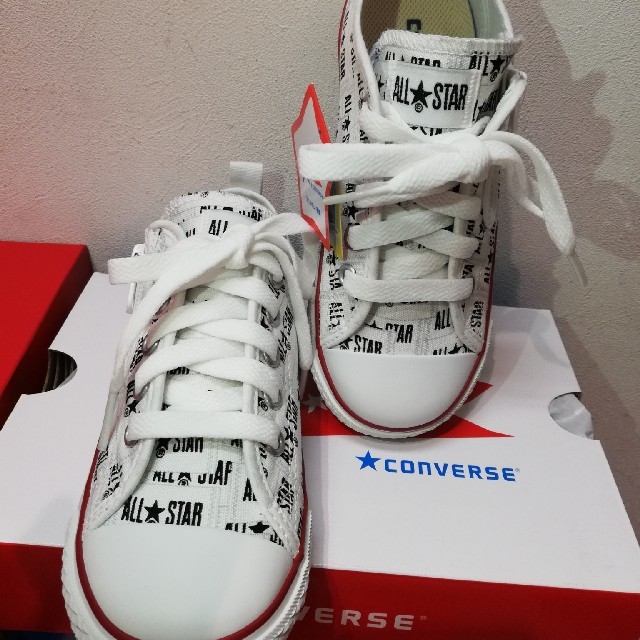 CONVERSE(コンバース)のMKmommy様専用値下げ新品コンバースチャイルドメニーネーム18,0 キッズ/ベビー/マタニティのキッズ靴/シューズ(15cm~)(スニーカー)の商品写真