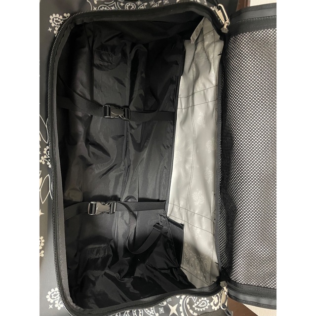 Supreme(シュプリーム)のSupreme Bandana Rolling Thunder Bag メンズのバッグ(トラベルバッグ/スーツケース)の商品写真