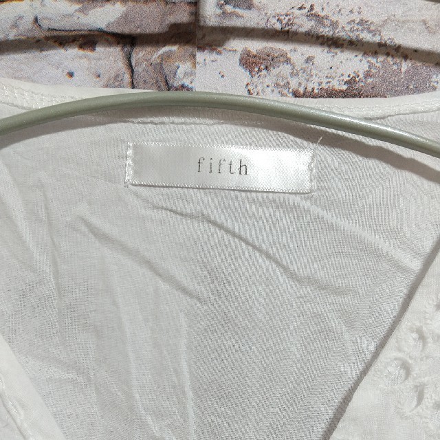 fifth(フィフス)のfifth 五分袖 ブラウス レディースのトップス(シャツ/ブラウス(半袖/袖なし))の商品写真