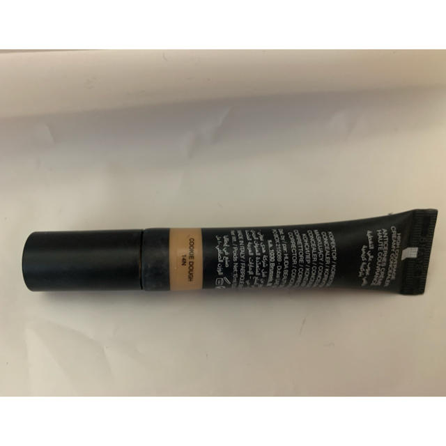 Sephora(セフォラ)のhudabeauty コンシーラー　cookie dough コスメ/美容のベースメイク/化粧品(コンシーラー)の商品写真