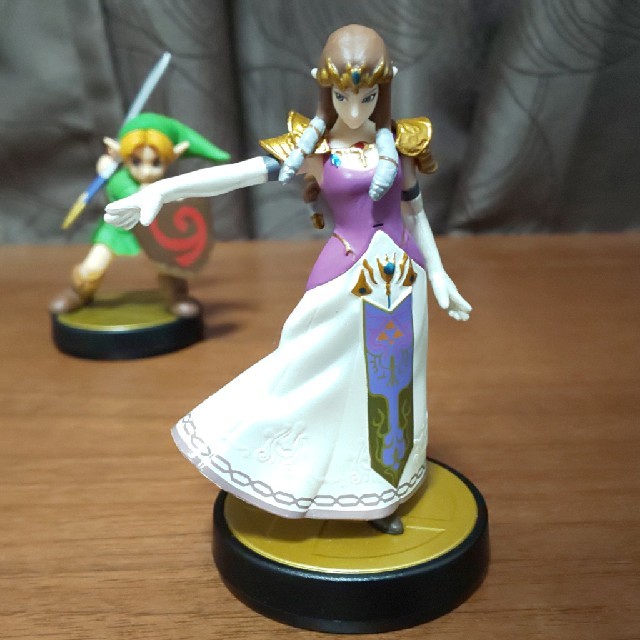 Nintendo Switch(ニンテンドースイッチ)のゼルダとリンク(BotW) amiibo エンタメ/ホビーのフィギュア(ゲームキャラクター)の商品写真