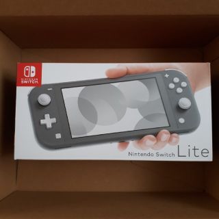 ニンテンドウ(任天堂)のNintendo　Switchライト(携帯用ゲーム機本体)