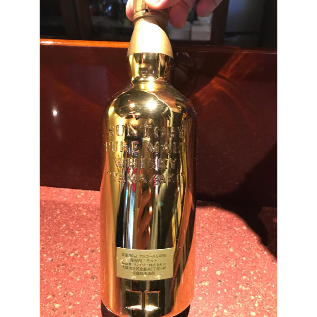 サントリー(サントリー)のサントリー 山崎蒸留所60周年記念（1983年） ゴールドボトル 未開封 食品/飲料/酒の酒(ウイスキー)の商品写真
