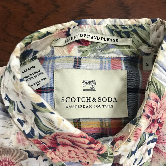 SCOTCH & SODA(スコッチアンドソーダ)の【美品】SCOTCH&SODA シャツ　Sサイズ　ボタニカル　トロピカル　 メンズのトップス(シャツ)の商品写真