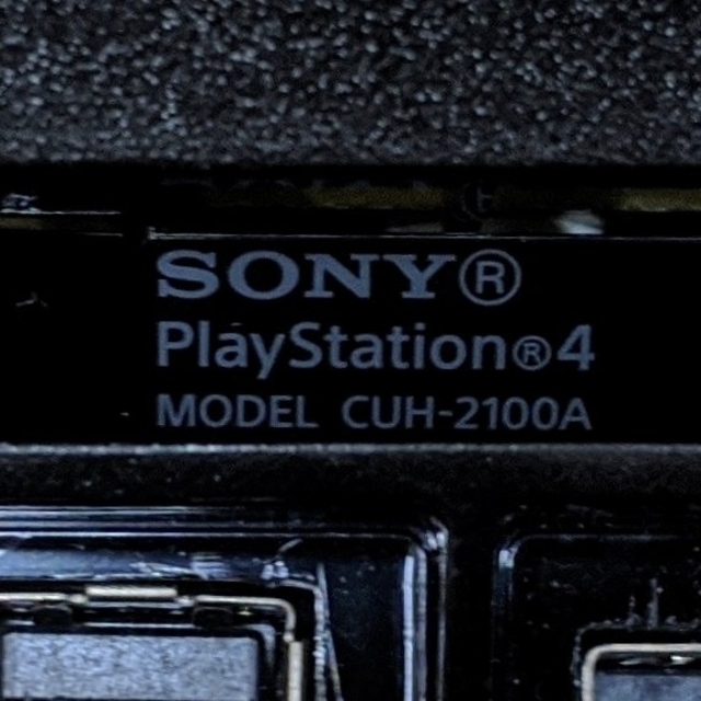 PlayStation 4 ジェット・ブラック 500GB CUH-2100A エンタメ/ホビーのゲームソフト/ゲーム機本体(家庭用ゲーム機本体)の商品写真