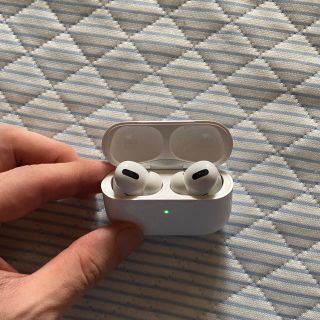 アップル(Apple)のAirPods Pro 美品(ヘッドフォン/イヤフォン)