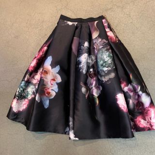 TED BAKER(ひざ丈スカート)のフリマアイテム一覧 TED BAKER(ひざ丈スカート)のフリマアイテム一覧