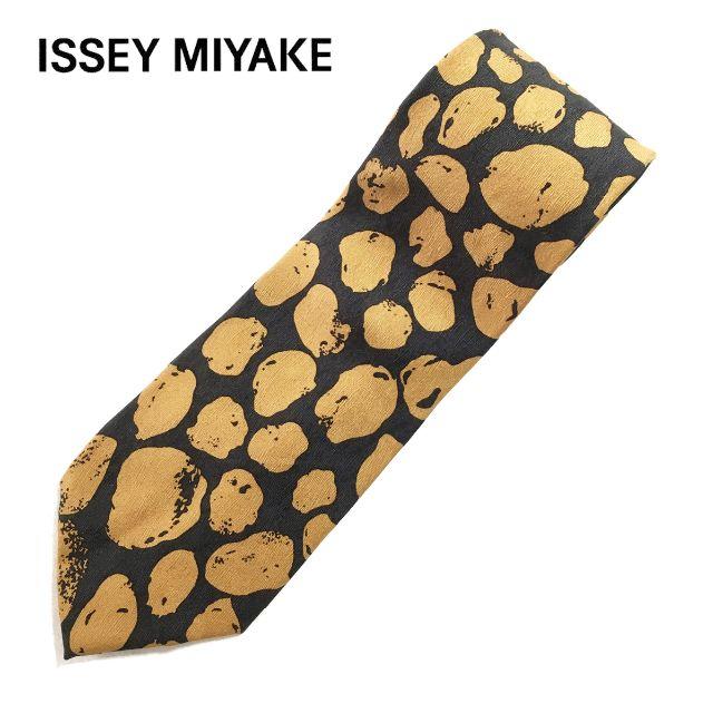 ISSEY MIYAKE(イッセイミヤケ)の美品 ISSEY MIYAKE 総柄ネクタイ 剣幅9cm シルク100% 日本製 メンズのファッション小物(ネクタイ)の商品写真