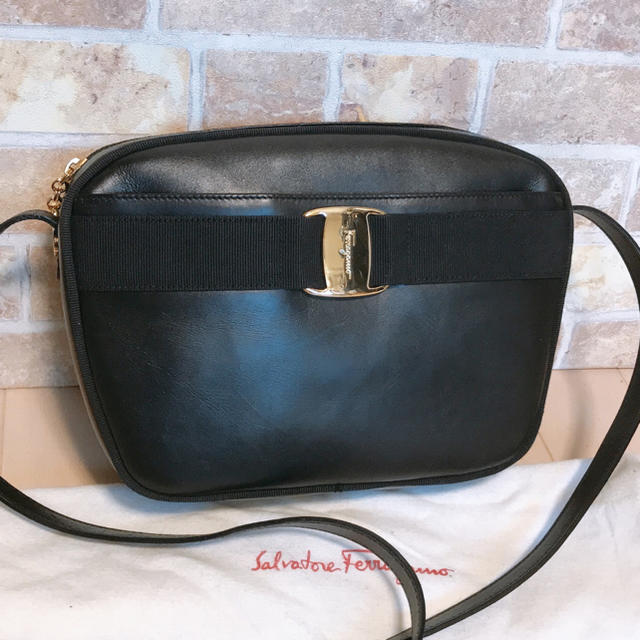 美品》Ferragamo(フェラガモ)ショルダーバッグ - ショルダーバッグ