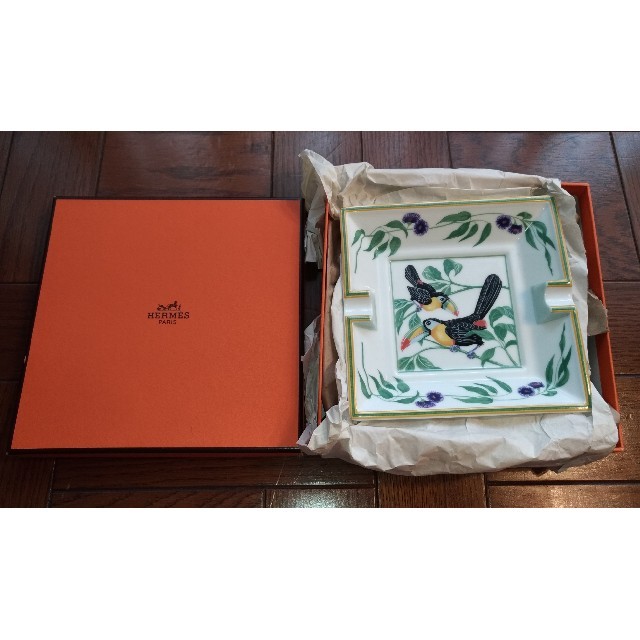 Hermes(エルメス)のHERMES(エルメス) 鳥 トゥカンTOUCANS アシュトレイ トレー 灰皿 エンタメ/ホビーの美術品/アンティーク(陶芸)の商品写真