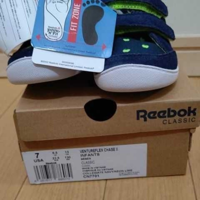 Reebok(リーボック)のD様専用★ キッズ/ベビー/マタニティのキッズ靴/シューズ(15cm~)(スニーカー)の商品写真