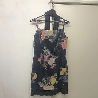 ザラ(ZARA)の花柄　プリーツワンピース　ZARA好きの方に(ひざ丈ワンピース)