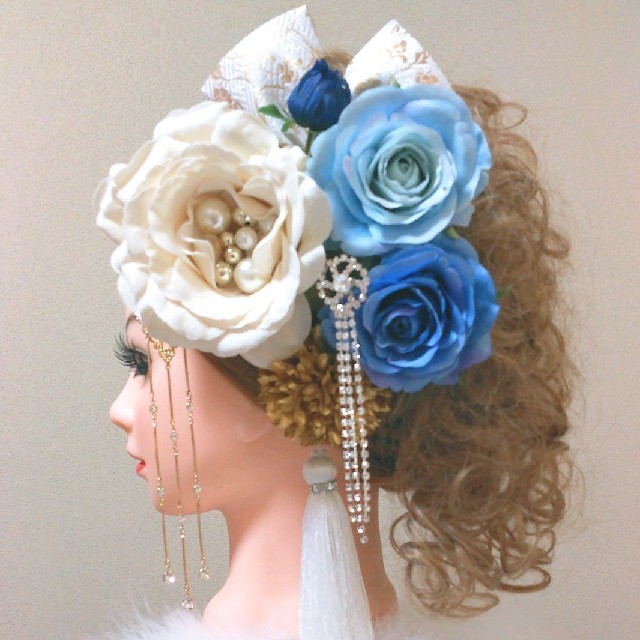 髪飾りViVi ～白×青系・綺麗め花飾り～ 成人式 卒業式 結婚式 花魁 簪