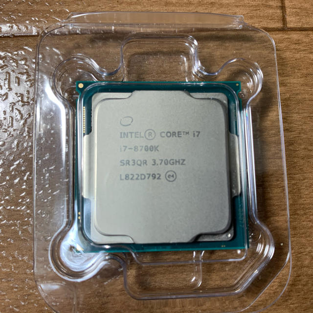 【完動品】intel  core i7 8700k スマホ/家電/カメラのPC/タブレット(PCパーツ)の商品写真