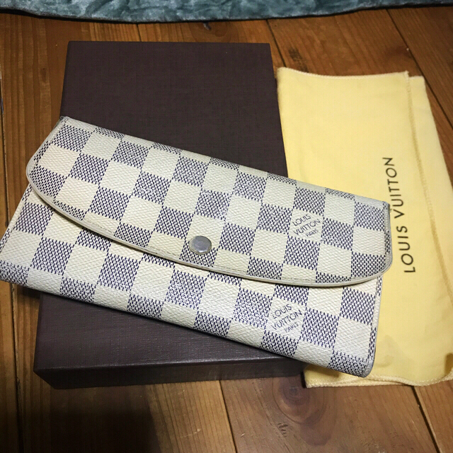 LOUIS VUITTON(ルイヴィトン)のルイヴィトンアズール長財布(´∀｀)週末セール品 レディースのファッション小物(財布)の商品写真