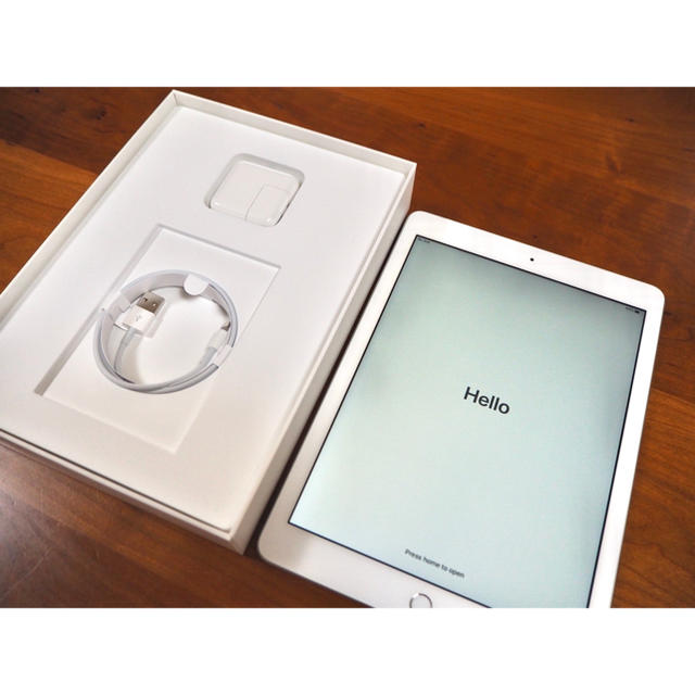 iPad 第5世代 32GB SIMフリーiPad5