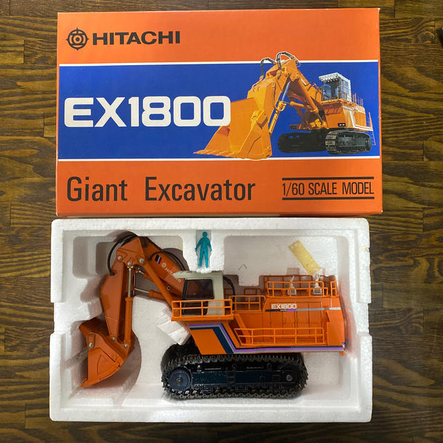 HITACHI Giant Ｅxcavator 1/60スケールモデル